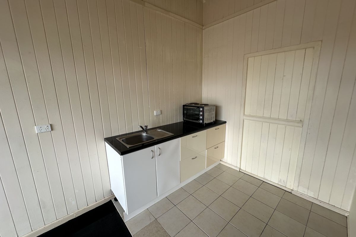 1B Clinton Street, Coopers Plains