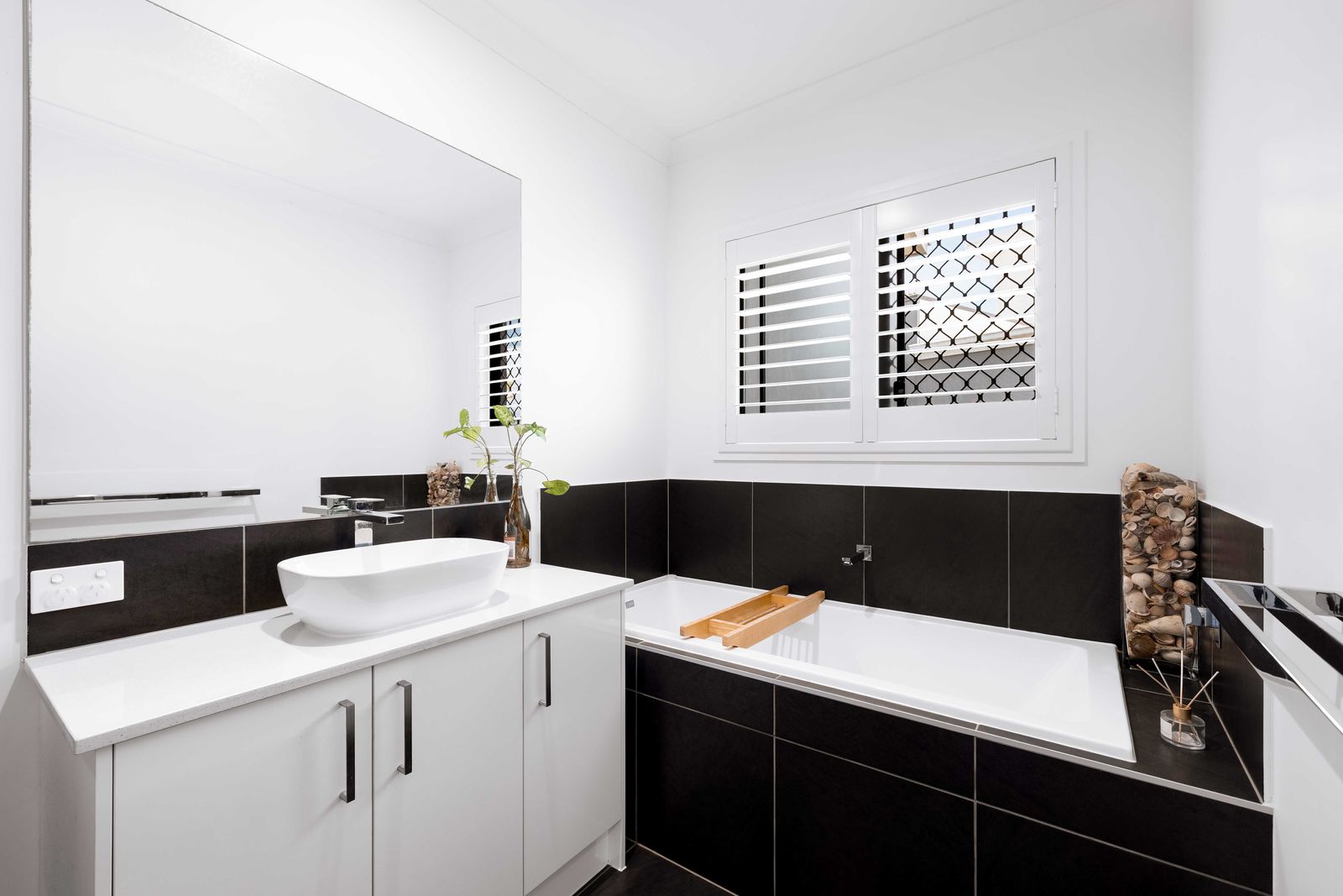 Photo 2 of 17, 68 Berry Terrace, Baringa