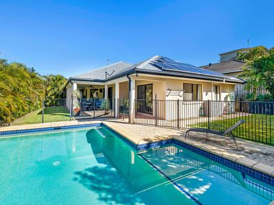 32 Mapleton Circuit, Varsity Lakes