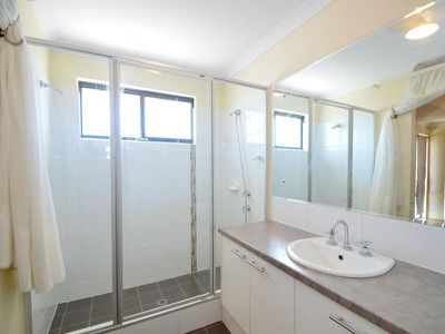 194 Castlewood Parkway, Southern River