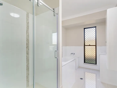 2E Fitzmaurice Drive, Bentley Park