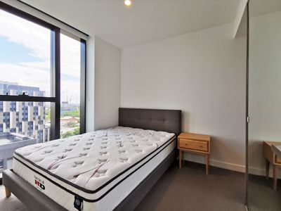 911 / 160 Victoria Street, Carlton