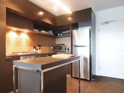 909B / 8 Grosvenor Street, Abbotsford