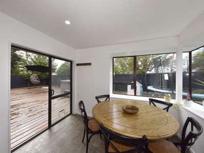 2 Edwins Way, Burwood