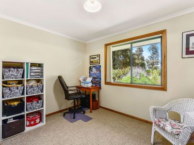 9 Turnbull Drive, Worrolong