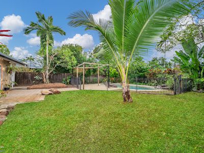 8 Mimosa Street, Holloways Beach