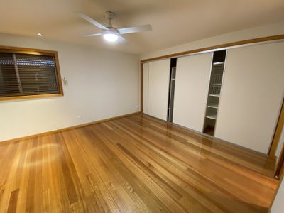 8 Perch Close, Werribee South