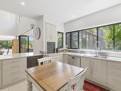 16 Bella Vista Drive, Lake Wyangan