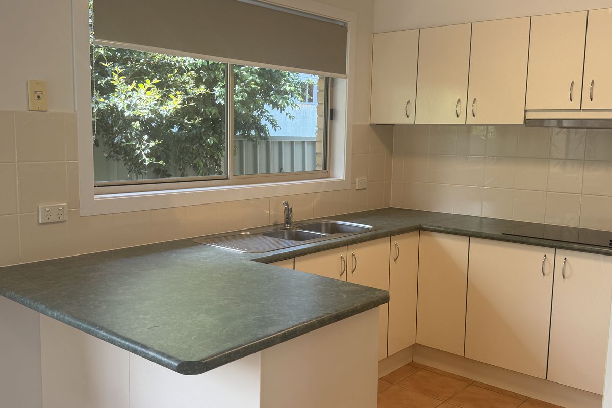1 / 4 Plover Street, Taree