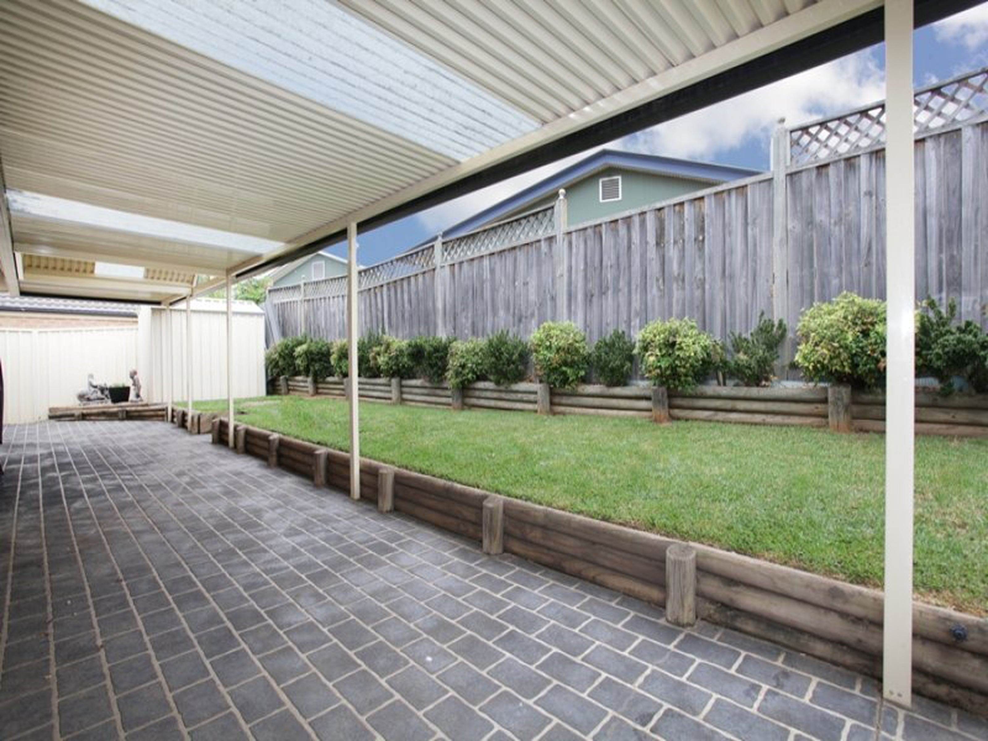 25 Dara Crescent, GLENMORE PARK