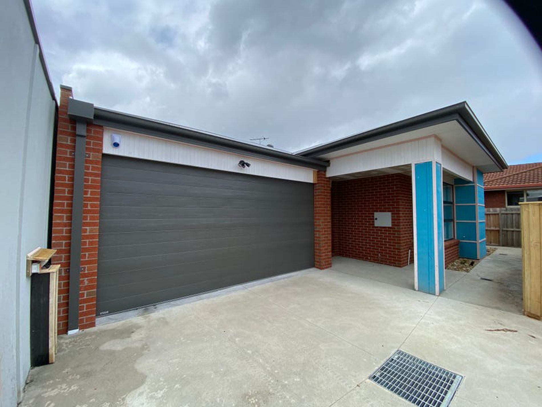 2 / 24 Tallinn Street, Bell Park