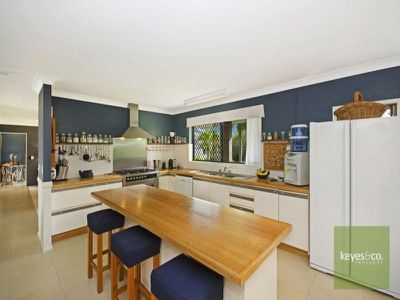 6 Zinnia Court, Annandale