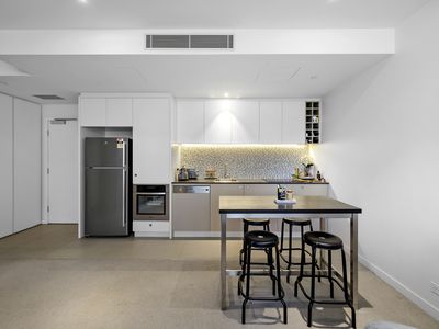 3B / 9 Waterside Place, Docklands