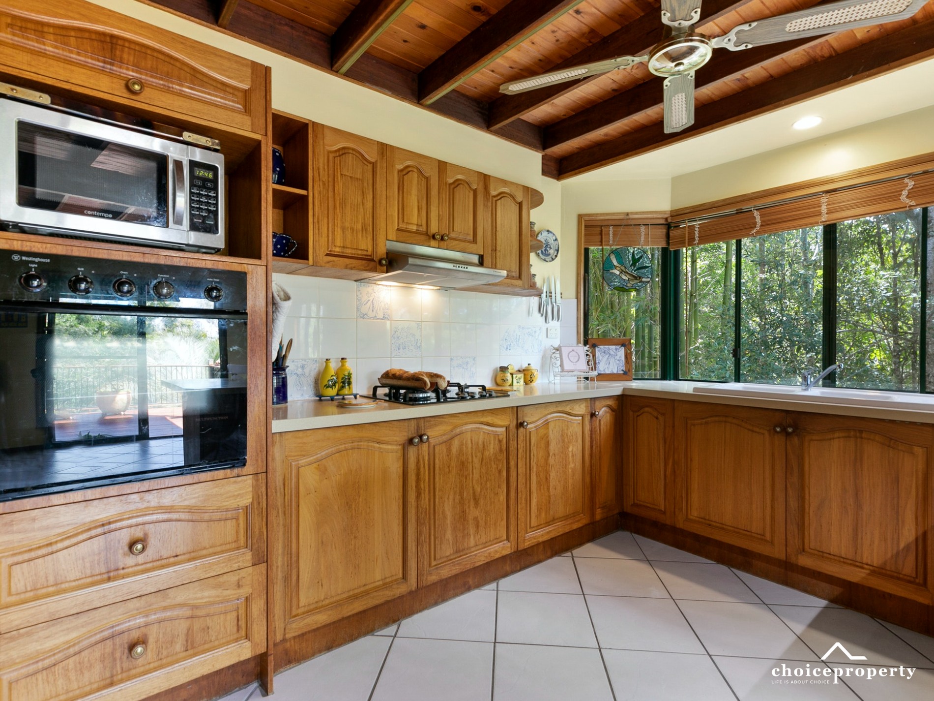 16 Bartle Frere Court, Doonan