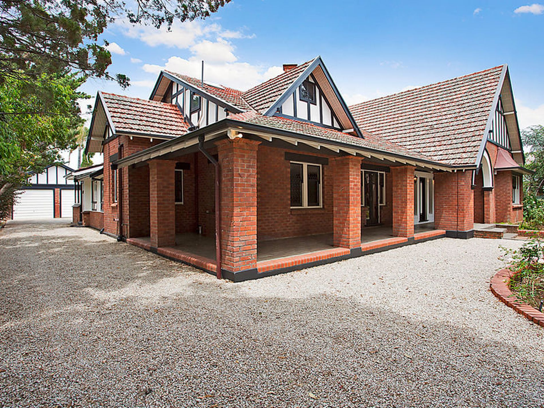 9 Cross Road, Kingswood