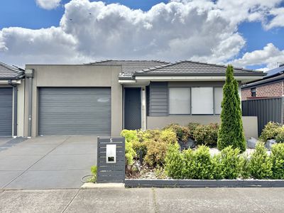 5 Lambertia Crescent, Manor Lakes