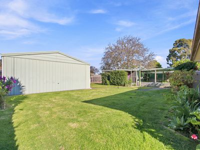 6 Rachel Court, Sale