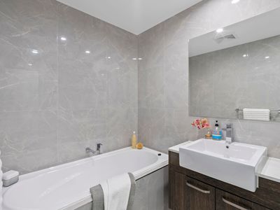 11 / 10 Zircon Close, Rochedale