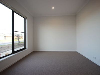 11 Aileron Alley, Cranbourne North