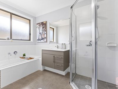 8 Ellalong Way, Woongarrah