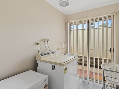 7 DOYLE CRESCENT, Seymour