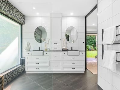 42-44 Osprey Close, Bayview Heights