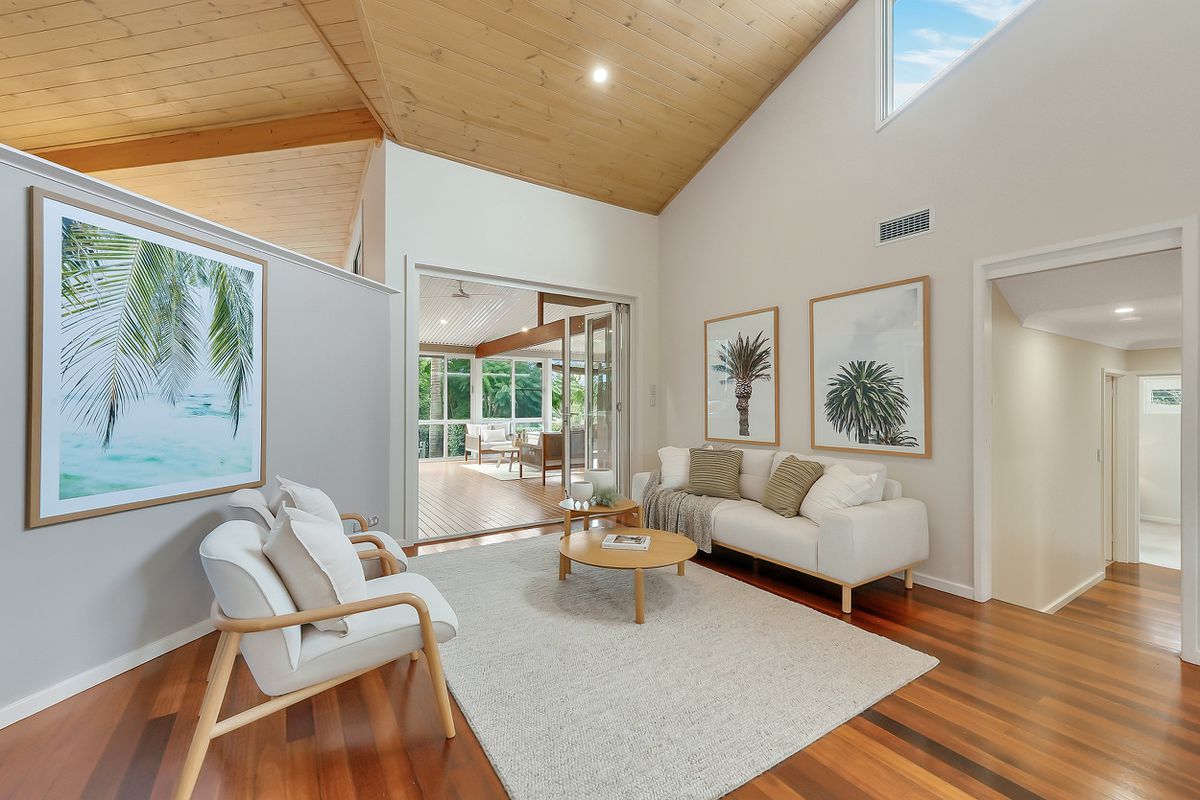 6 Robinia Parade, Springfield
