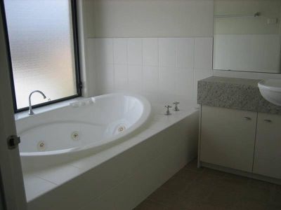 15 Bribie Ave, Shell Cove