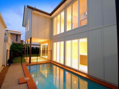 18 Tortola Place, Kawana Island