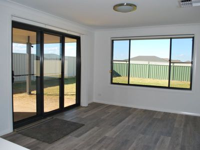 4 Severn Circle, Dubbo