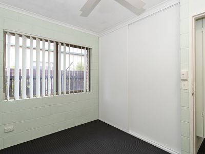 1 / 24 Pirie Street, Mackay