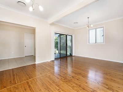 121 The Boulevarde, Oak Flats