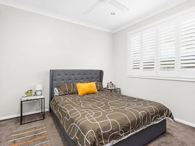 5 Peterborough Avenue, Lake Illawarra