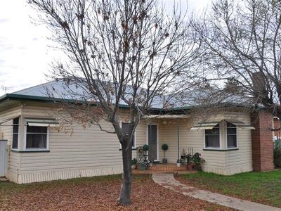 57 Farrand St, Forbes