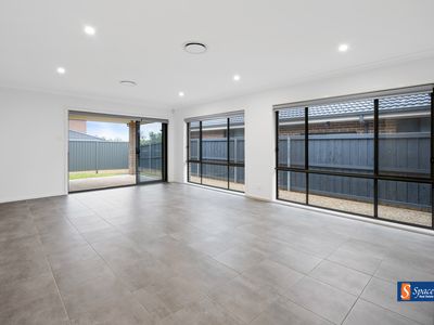 18 Loveday Street, Oran Park