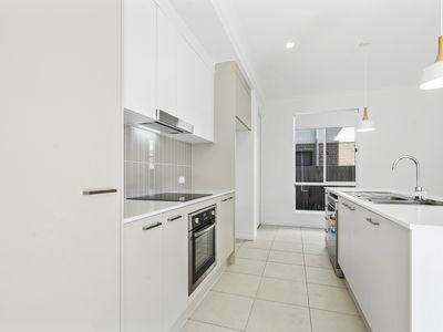 12 Livistona St, Redland Bay