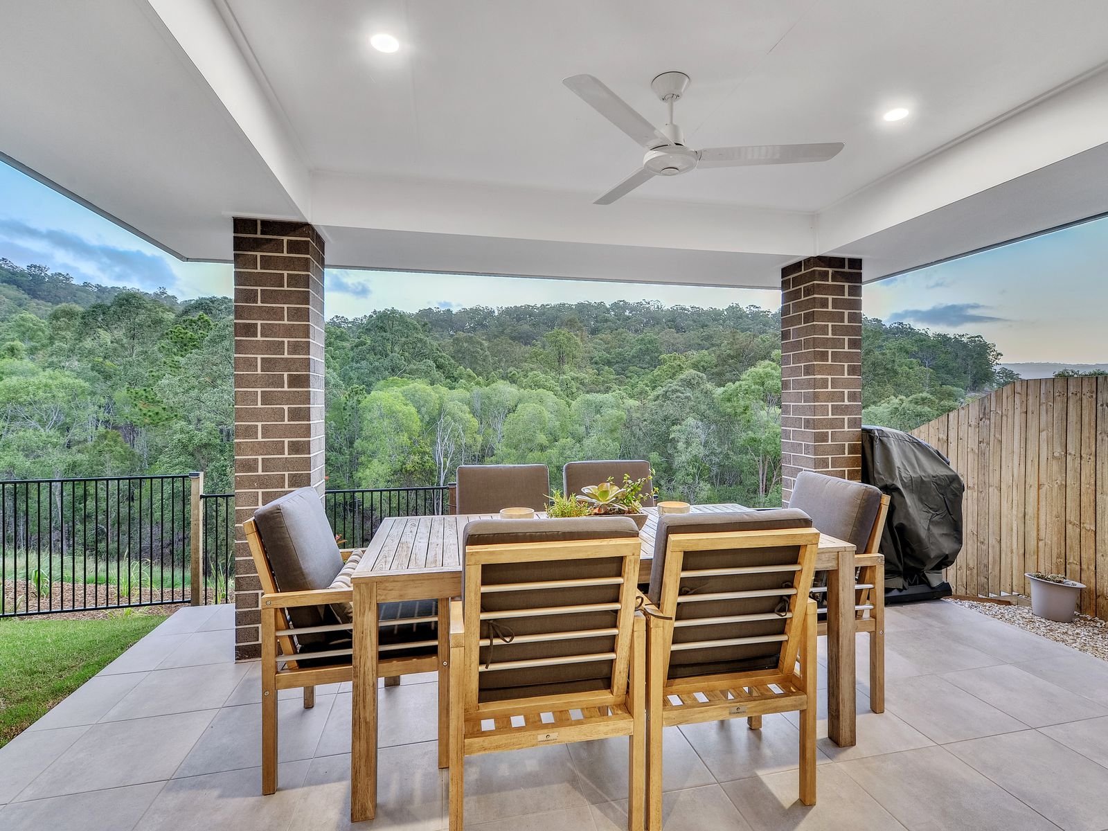 4 + 2 Bed Dual $1,046 m High Rental