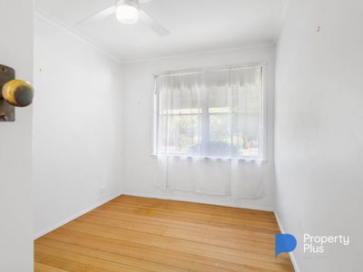 19 Mackenzie Street West, Golden Square