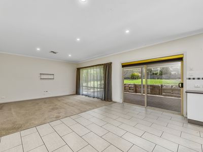 5 Finlayson Court, Millicent