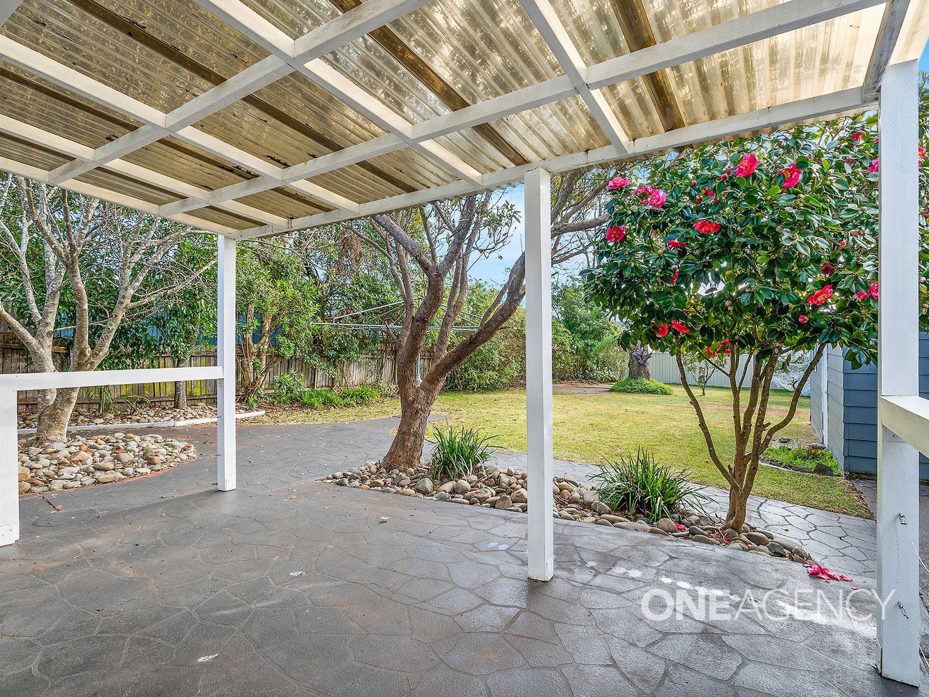 1 June Avenue, Basin View