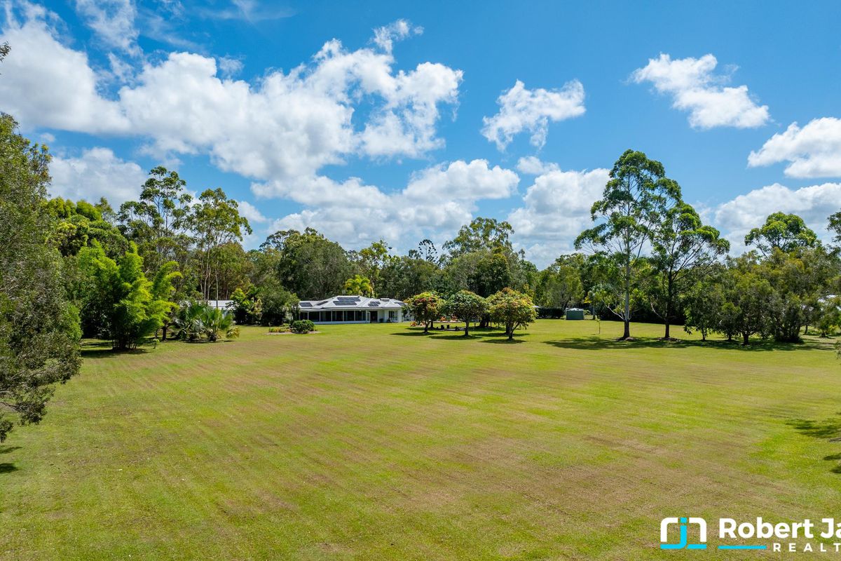 26 Amaroo Place, Cooroibah