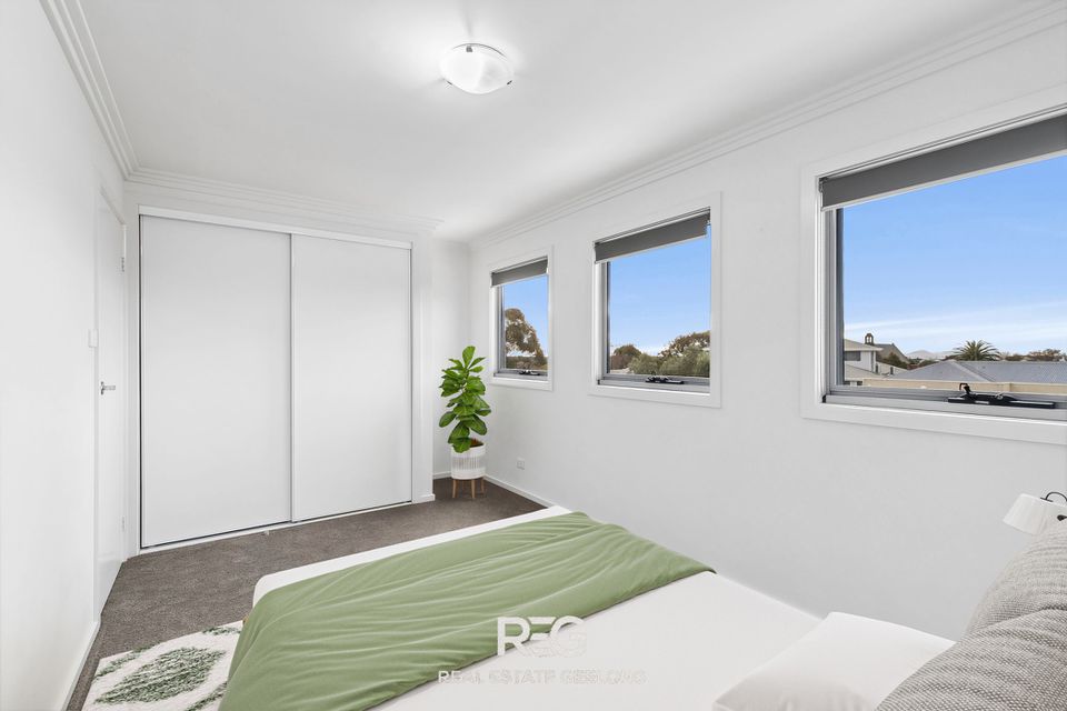 3 Dylan Place, Leopold