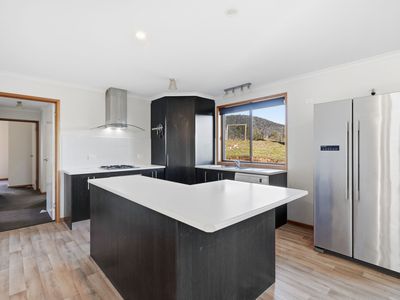 61 Snowy View Heights, Huonville
