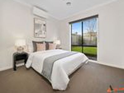 5 Statham View, Cranbourne West