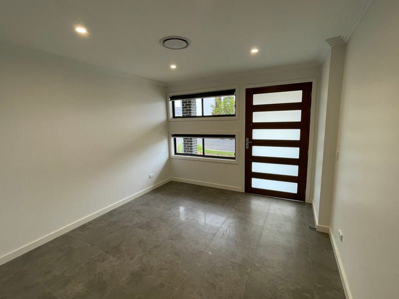 12 Meale Avenue, Gledswood Hills
