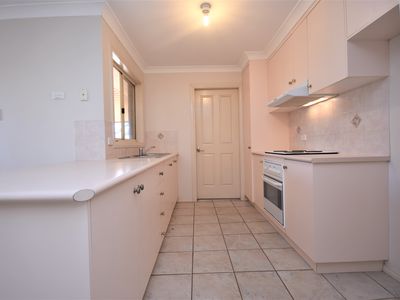 5 Websdale Drive, Dubbo