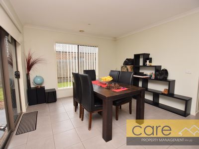 5 Waltzing Drive, Lynbrook