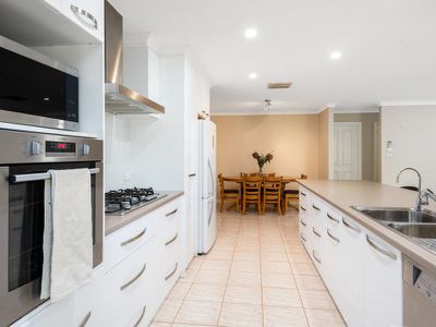 6 Wyllie Way, Hannans