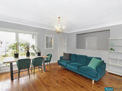 24 Fifth Avenue, White Hills