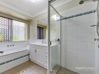 8 Dalewood Place, Fernvale